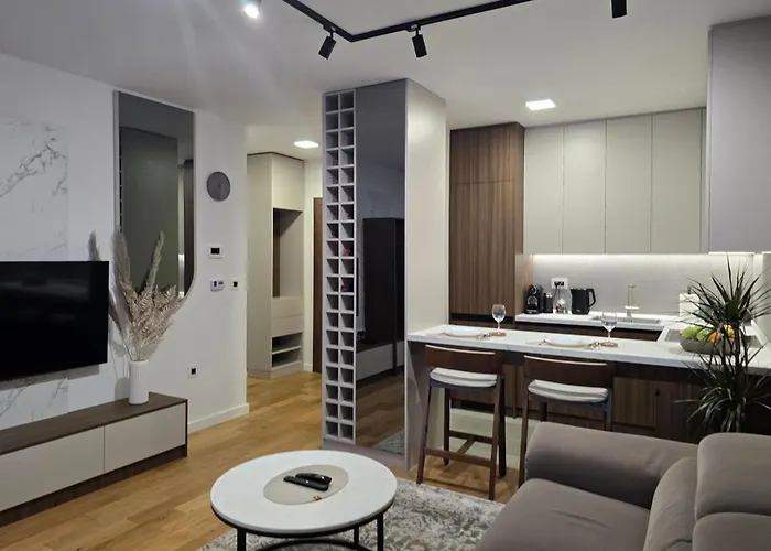 Skyline Apartments Free Parking